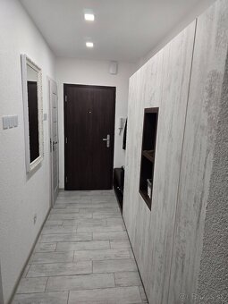 Prenájom: moderný 2 izbový byt, od 01.01.2026 - 6