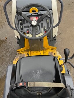 Vibrační válec Dynapac CC800 - 6