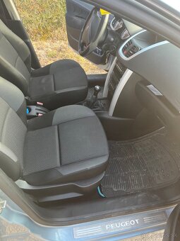 Peugeot 207 1.4 benzín - 6