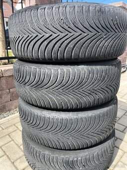 Predám zimné pneu Michelin 215/60 R 16 - 6