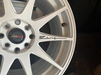 Japan Racing JR11 Rozteč: 4x100, 4x108 - 6