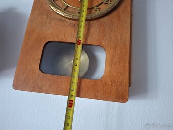 Predám funkčné drevené nástenné hodiny 22 € - 6