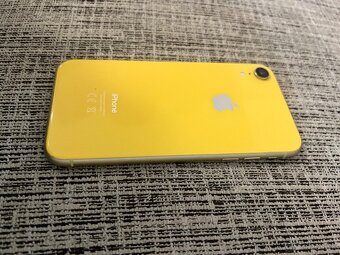 iPhone XR 64GB Yellow - 6