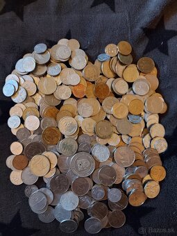 Rôzne staré mince bankovky. - 6