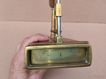 Stará zachovalá mosazná žehlička vel. 7 - 6