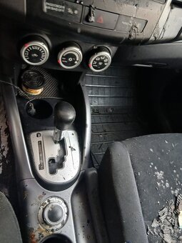 Mitsubishi Outlander II.2,4i 125kW 4B12 Automat ND - 6