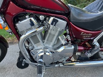 Suzuki Intruder VS 1400 - 6