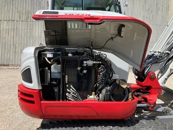 Predám Takeuchi TB240 - 6