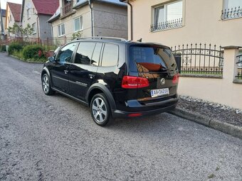 Volkswagen Touran 2.0 TDI CROSS - 6