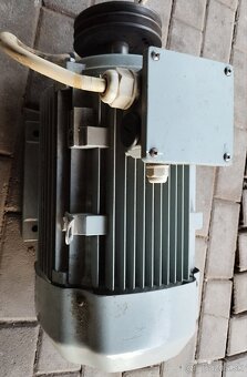 Predám dvojrýchlostný elektromotor 1,5/6,3 kw - 6