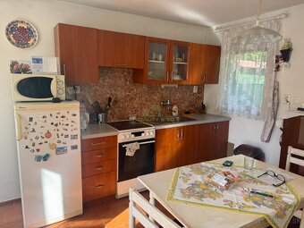 NA PREDAJ celoročná chata – Sekule (Šutrovňa) - 6