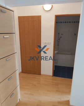 Slnečný veľký 3 izbový byt v tichej časti Petržalky. - 6