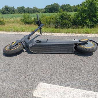 Ninebot Max G30E II kolobežka - 6