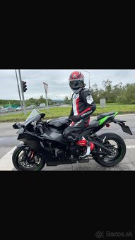 Kawasaki ZX10R - 6