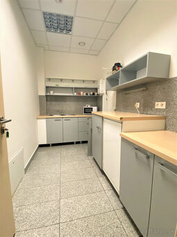 Exkluzívne kancelárske priestory - 17 m2 - v centre mesta - 6