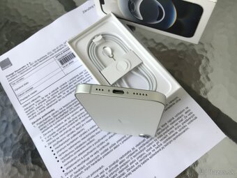 Apple iPhone 16e 128GB - 6
