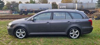 Toyota Avensis combi, 2.2 D4D,110kW, vyborny stav, - 6
