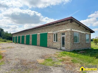 NA PREDAJ RODINNÝ DOM S VEDĽAJŠÍMI PRIESTORMI NA 2 HEKTÁROVO - 6