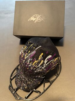 DARKNESS cap od maliara Mareka Pavlíčka s certifikátom pravo - 6