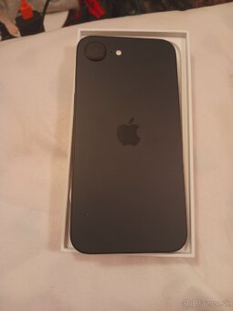 Iphone 16e - 6