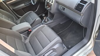 Volkswagen Touran 2.0 TDI Xenon - 6