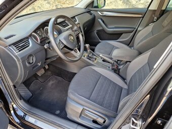 Octavia Combi 2,0 TDI Scout 135kW 4x4 Full LED Top stav - 6