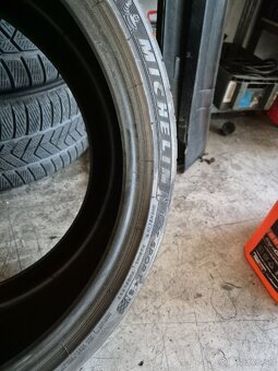 Michelin 235/35 R19 - 6