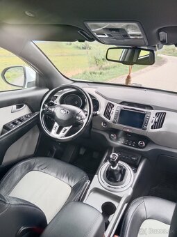 KIA -- SPORTAGE -- DIESEL - 6