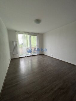 Kompletne zrekonštruovaný 2-izbový byt s balkónom do prenájm - 6