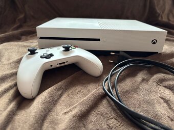 X box one S - 6