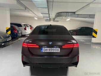 BMW i5 M60 xDrive B&W - 6