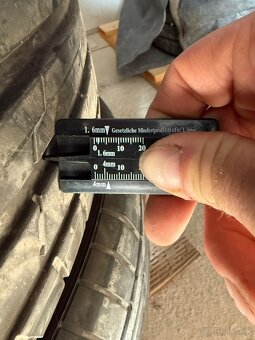 Hankook 225/55 R17 - 6