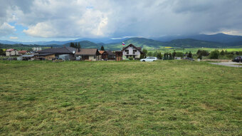 NA PREDAJ: VÝBORNÝ stavebný pozemok – ulica Rovne, Brezno - 6