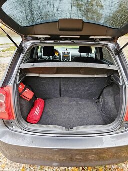 Toyota Auris REZERVOVANÉ - 6