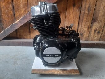 Perfektní motor Honda CM 400T, CB400N - 6