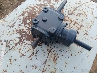 Uhlová prevodovka 1:1 - 6