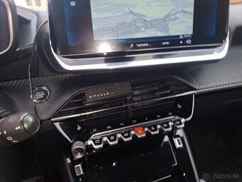 Predám Peugeot 2008 1.2 Allure, r.v 2020, - 6