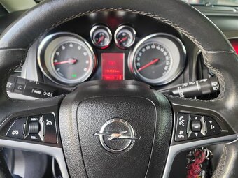 Opel Astra 1,4 benzin rok vyroby 12.2010 - 6