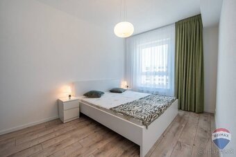 Na prenájom moderný 2 izbový byt v novostavbe s parkovacím m - 6
