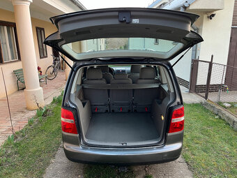Volkswagen Touran - 6