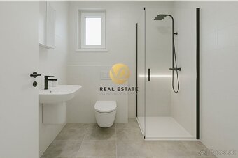 Ponúkame na predaj Priestranný rodinný dom v obci Cabaj - Čá - 6