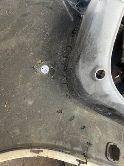 Predám zadný nárazník Toyota Corolla - 6