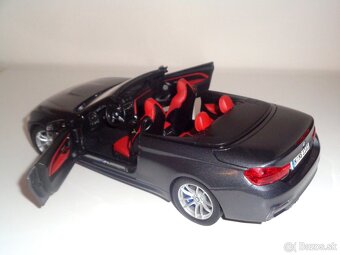 1:18 BMW M4 - 6