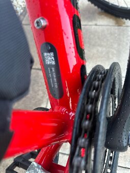 Predám skoro nový horský bicykel junior - 6