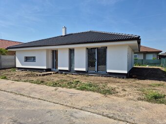 NOVOSTAVBA - SAMOSTATNE STOJACI DOM TRI VODY MALINOVO - 6