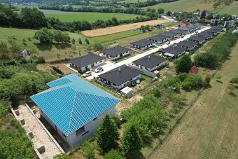 Na predaj exkluzívna, rozmerná vila v obci Mikušovce pri Ila - 6