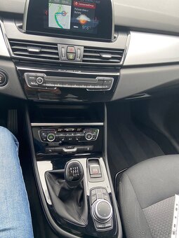 BMW 216i GRAN TOURER - 6