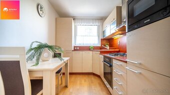 Na predaj 3-izbový byt s veľkým balkónom v žiadanej lokalite - 6