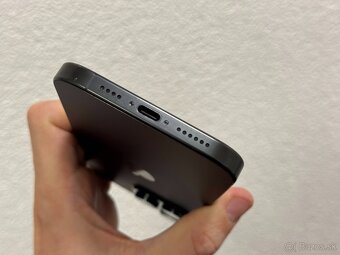 Apple iPhone 16 Pro Max 256GB čierny titán - 6
