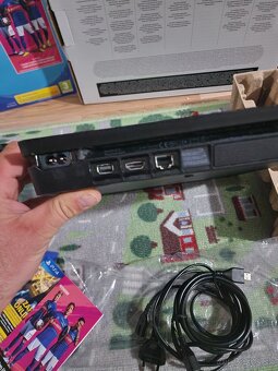 Playstation 4 slim - 6